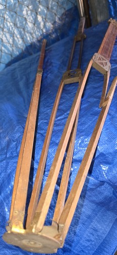 3 x ANTIQUE simple CAMERA TRIPODS - THREE tripods, 1@ VERY OLD wooden, 2 @ metal - Photo 8 sur 24