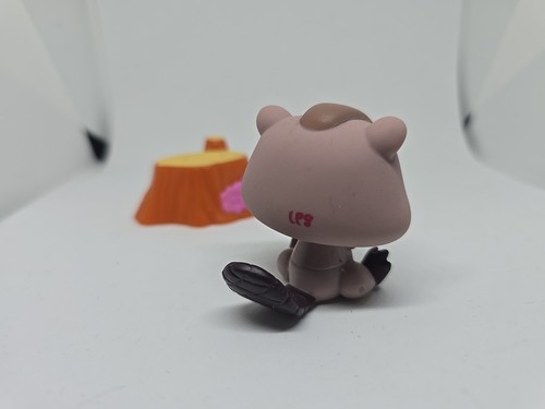 Littlest Pet Shop~#1108~Beaver~Purple Brown~Green Dot Eyes~Around The World - Bild 5 von 11