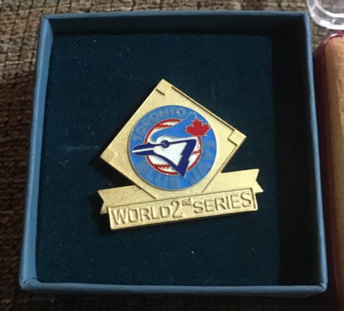 Toronto Blue Jays 1992 & 1993 World Series Press Pins Pin In Presentation Box - Picture 2 of 3