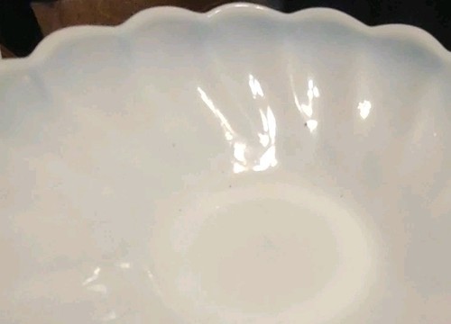 8 Vintage Hazel Atlas Milk Glass Seashell Swirl Berry Bowls - Picture 3 of 4