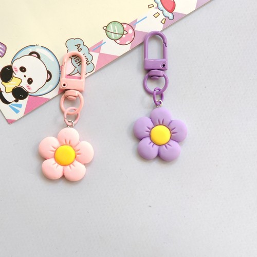 Cute Fivepetaled Flower Resin Keychain for Easy Carry and Bag Decoration - Picture 3 of 18