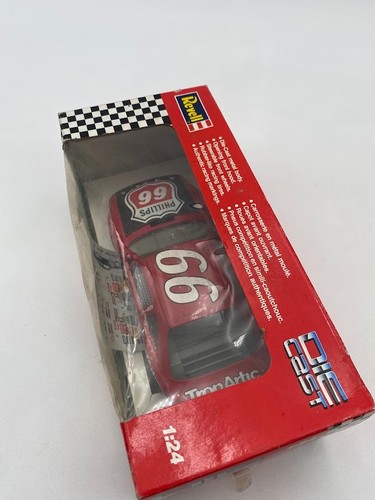 Revell Cale Yarborough TropArtic Pontiac 1:24 - Picture 4 of 8
