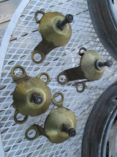 FORD LTD CROWN VICTORIA MERCURY MARQUIS 14" WIRE WHEELCOVER HUBCAPS Stand-Offs. - Picture 14 of 24