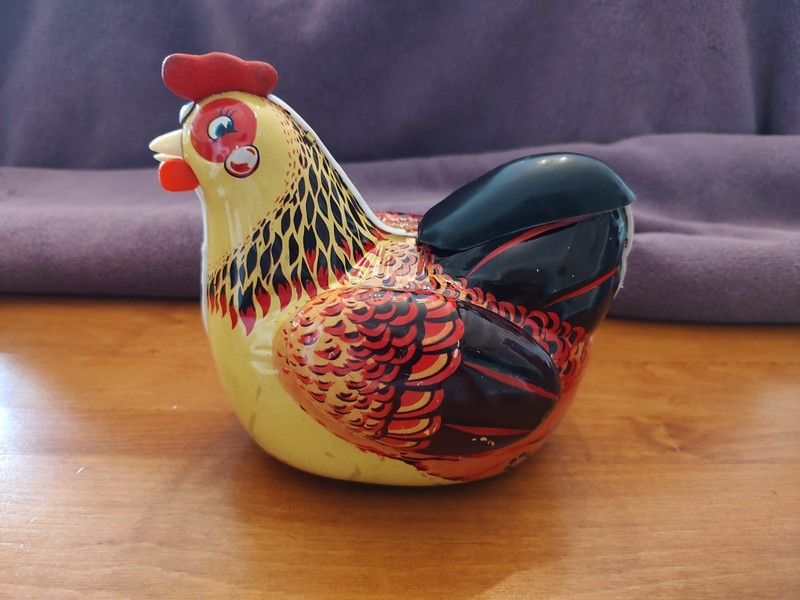 Vintage 1960s Hen Laying Eggs Battery Operated Tin Litho Toy ME6 - Works