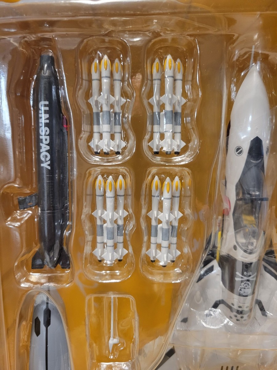 Arcadia Macross Zero 1/60 Scale VF-0S Phonenix Roy Fokker Figure