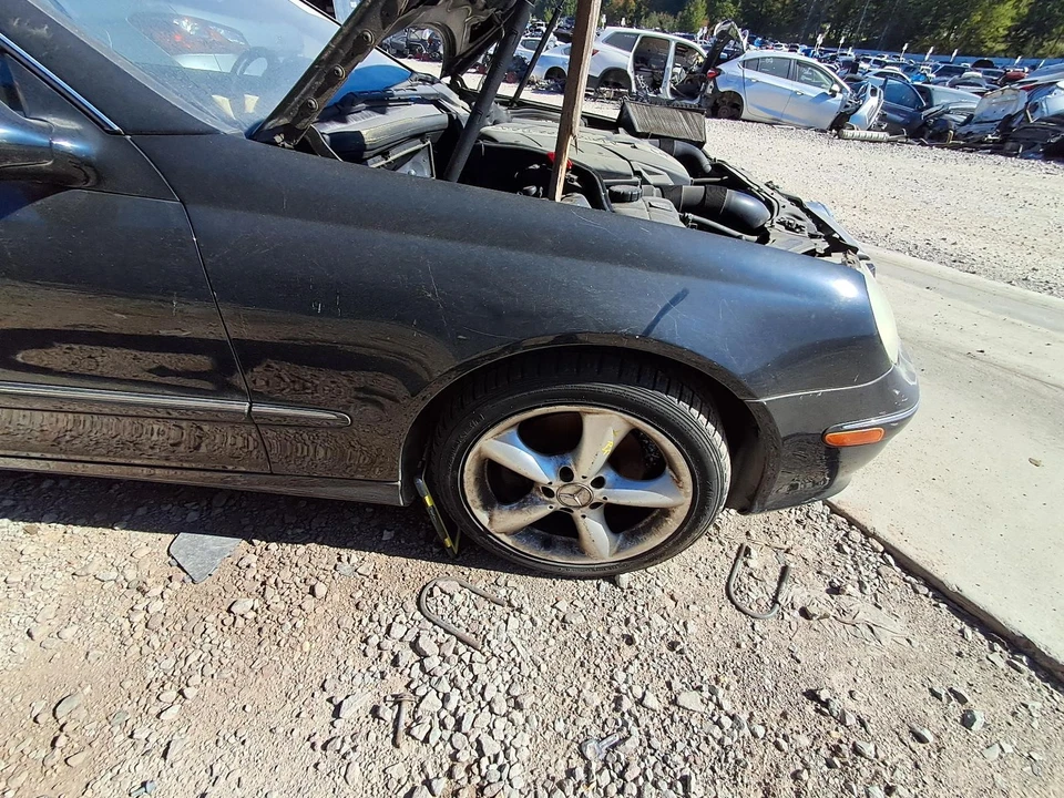 Used Front Right Fender fits: 2004 Mercedes-benz Mercedes clk 209 Type CLK350 Fr Foto 2 de 4