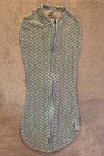 SwaddleMe. Baby Boy Blue/White Pod Zipper. Size Newborn