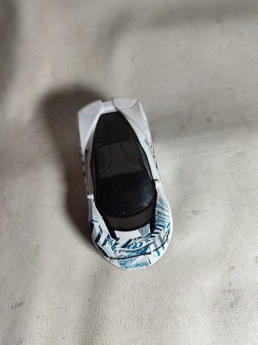 White Hot Wheels Pininfarina Battista - Picture 2 of 6