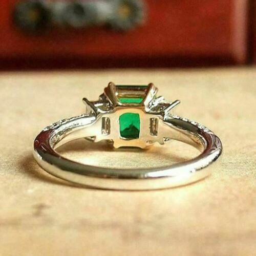 Anillo de compromiso solitario simulado verde corte esmeralda de 3 quilates a... - Imagen 2 de 8