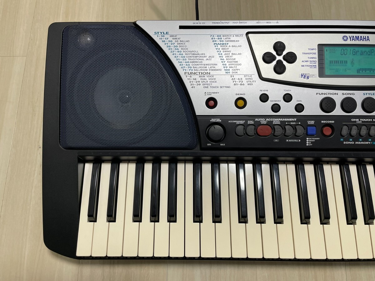 Yamaha PSR-340 Portatone Electronic Keyboard with Music Yamaha PSR-340 Portatone Electronic Keyboard with Music