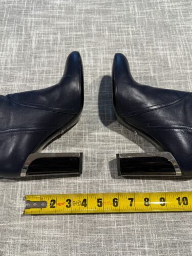 Christian Dior CD Logo Stiefeletten Leder, Größe 8 (38), blau, Absätze, Semi Point - Bild 11 von 13