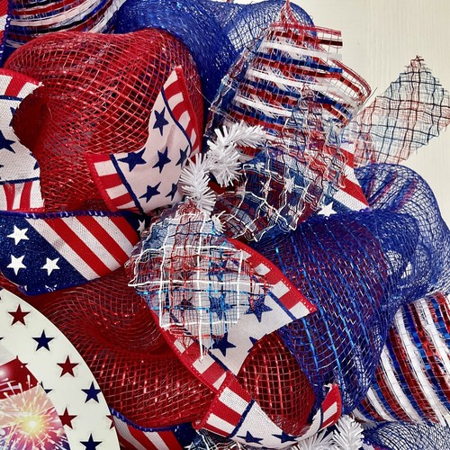Uncle Sam Gnome Patriotic Welcome Wreath Handmade Deco Mesh - Picture 3 of 4