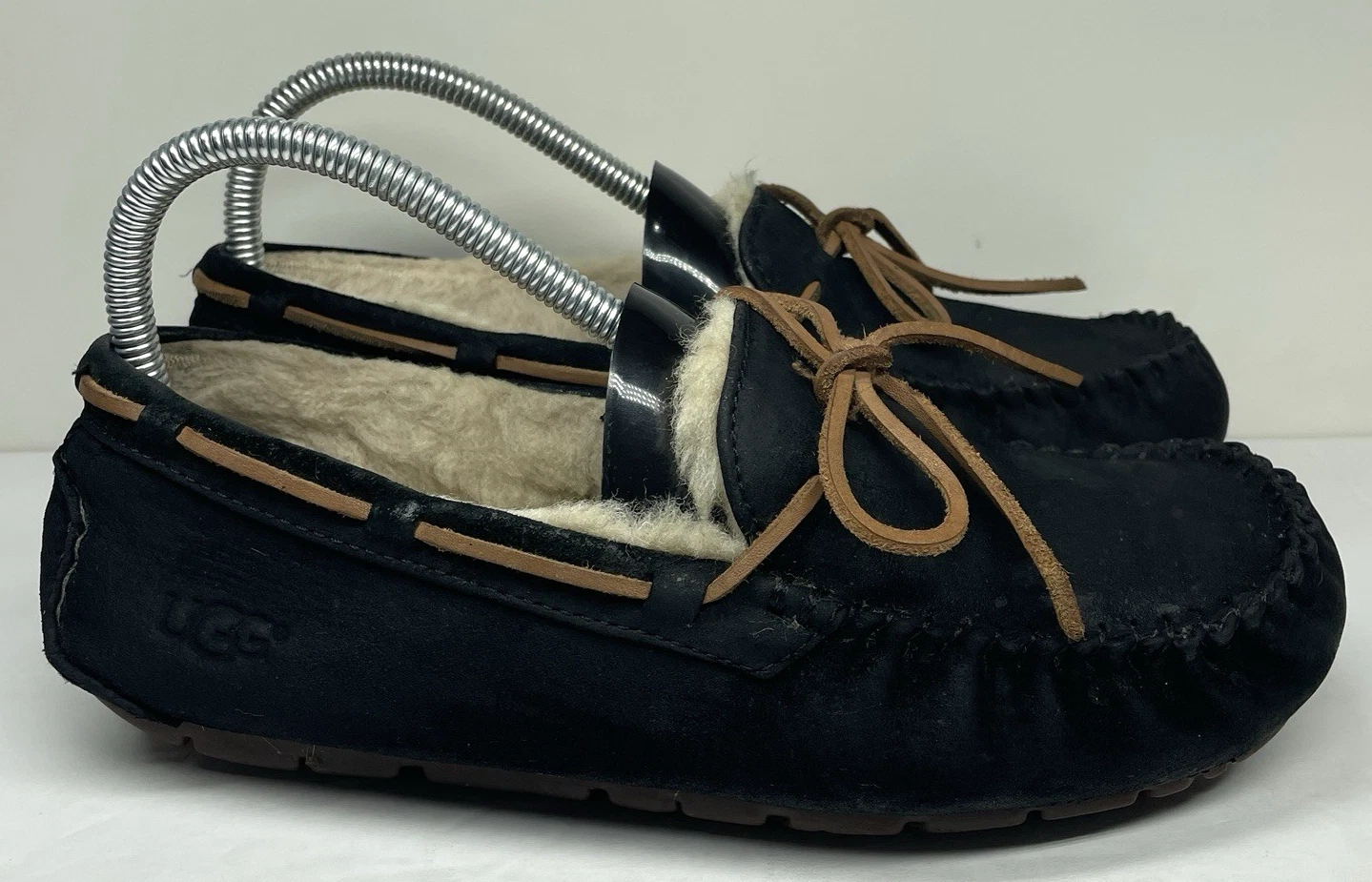 UGG Ciabatte Mocassino Donna Dakota 5612 Stringate Taglia 7 Nero Interno Esterno