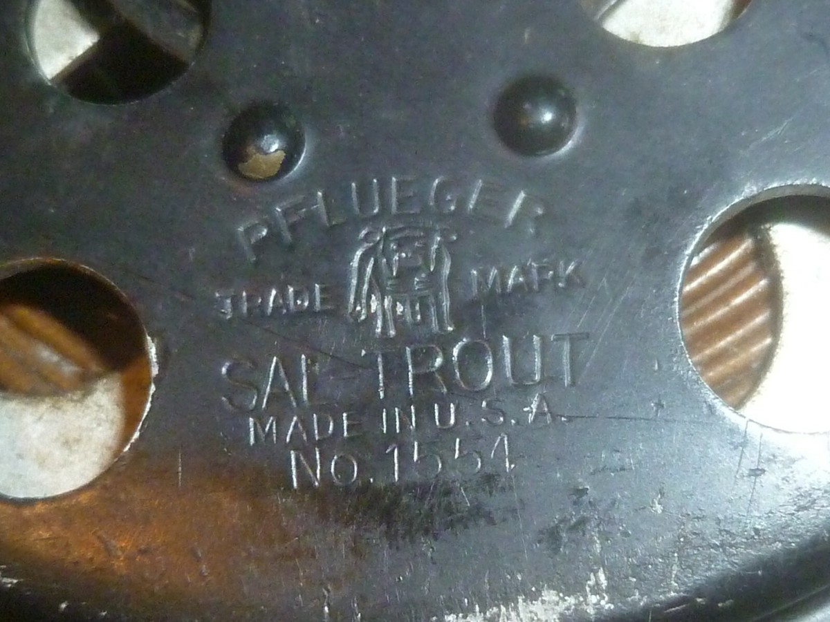 VINTAGE PFLUEGER SAL-TROUT METAL FLY REEL NO 1554 FISHING