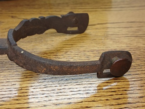 Antique Single Rusty Iron Western Cowboy Spur ~ Well Worn - Picture 10 of 11