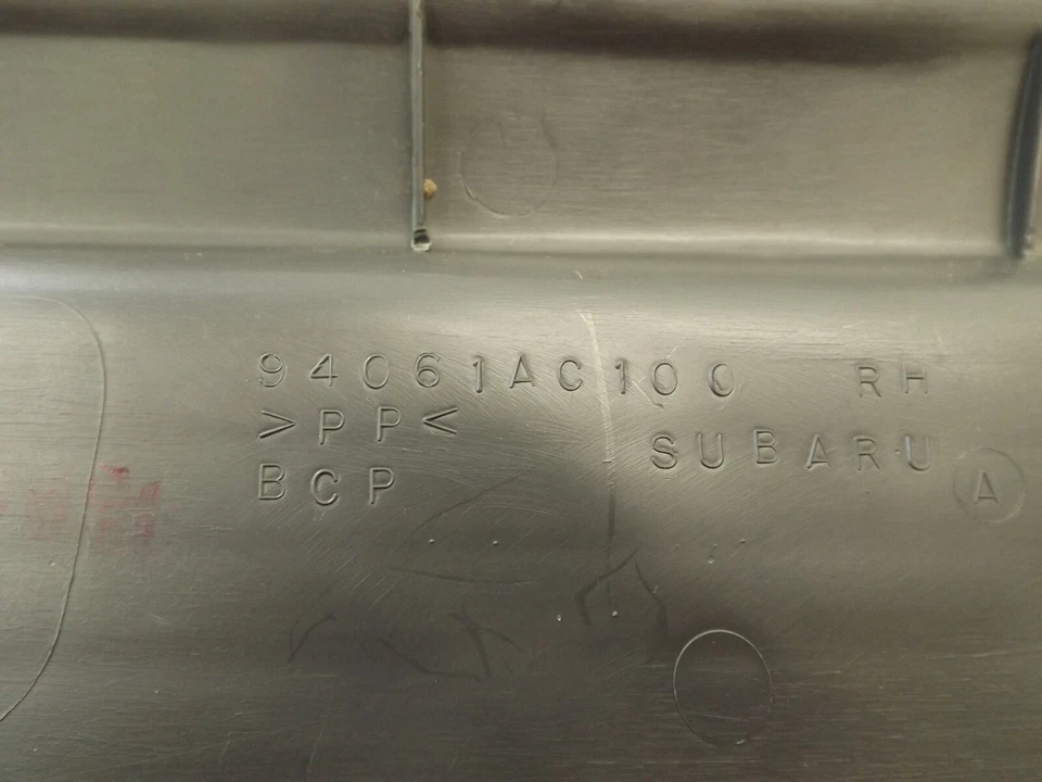 1995-1999 Subaru Legacy Passenger Rear RR Door Sill Trim Used OEM 94061AC100 - Imagem 4 de 4