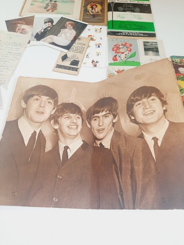 Lotto carta vintage grandi effimeri foto lettere libri francobolli cartoline Hollywood Elvis - Foto 15 di 20
