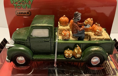 Camioneta pickup Lemax Spooky Town Pumpkin #73318 y 13552 niñas noche de Halloween - Imagen 4 de 12