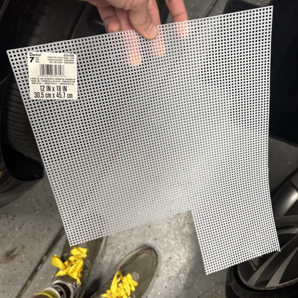 Darice 7 Malla Plástico Perforado Blanco 12” x 18” Lote de 2 Hojas + Sobra Gratis Foto 3 de 3