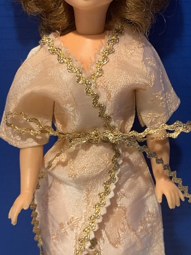 Passt Tammy Größe 12 Zoll Puppe - handgefertigtes rosa Brokat Gewand - KEINE PUPPE - Bild 2 von 6