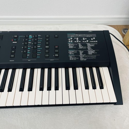 Yamaha V50 digital Synthesizer FM Retro 61 keys 8-Track used from japan - Picture 4 of 12