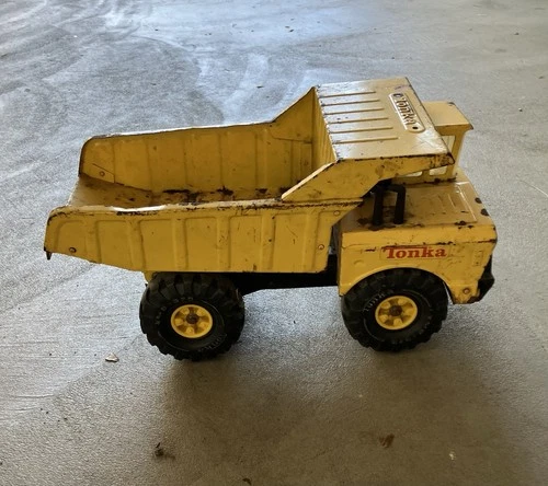 Vintage Mighty Tonka Large Yellow Pressed Steel Dump Truck XMB-975 Tires 1970's