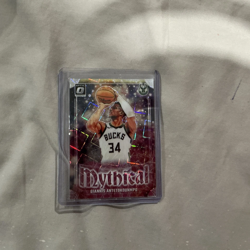Giannis Antetokounmpo - 2024 - 25 Panini Donruss Optic NBA 神话盒命中 SSP — 第 2/4 张图片