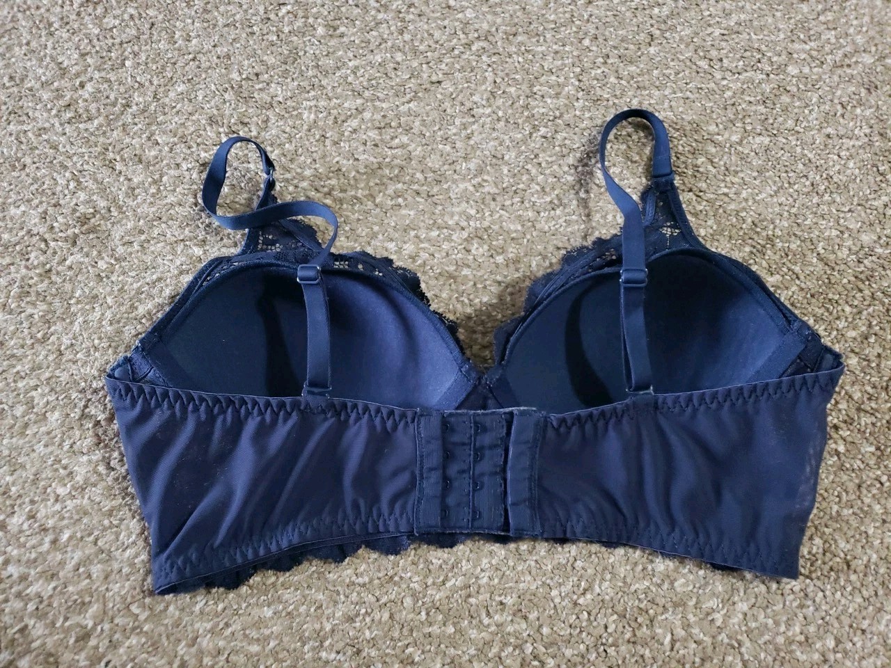 Maidenform Lightly Lined Wireless Bralette Size 3… - image 3