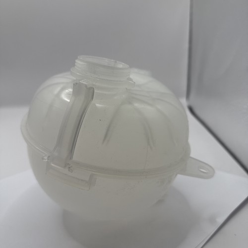 GM, CAD LYRIQ,BLAZER COOLANT RESERVOIR OVERFLOW TANK 13553285 NEW OEM 2023-2024 - Picture 3 of 4