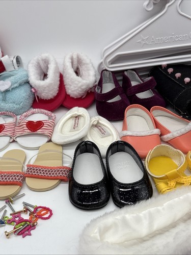 American Girl Puppe großes Konvolut Kleidung, Schuhe, Ohrringe teils Rentner, Kleiderbügel - Bild 4 von 23