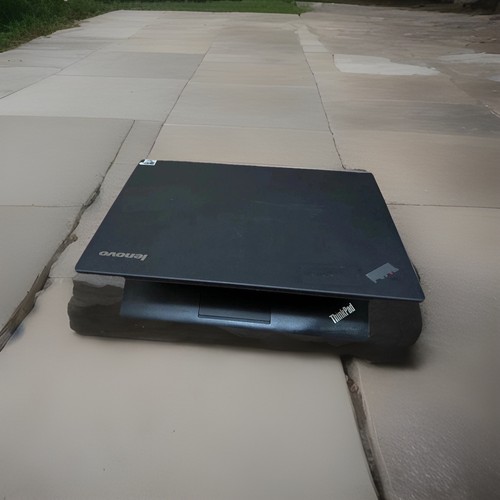 Lenovo ThinkPad x240 Core i5 Windows 11 Pro-24H2 500GB SSD Drive 8gb RAM laptop$ - Picture 2 of 16