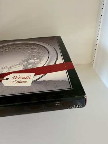 Indiana Glass, American Glass, Holiday Serving Tray Platter "Wreath" Design, 13" - Picture 4 of 7