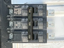 Siemens B3100 Circuit Breaker 100 Amp, 3 Pole, Bolt-On 240V AC