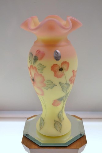 FENTON VASE Y Burmese BUMBLE BEE POPPIES  #d 191/2500 6853QR NIB FREEusaSHIP - Picture 2 of 4