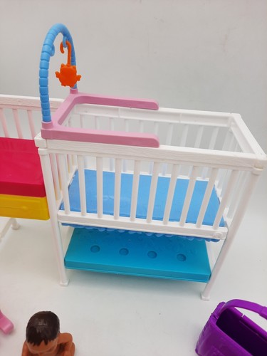 Mattel Barbie Chrissy Bebé Dormitorio Cuna Cambiador Mecedor Caballo Plus 2018 - Imagen 5 de 6