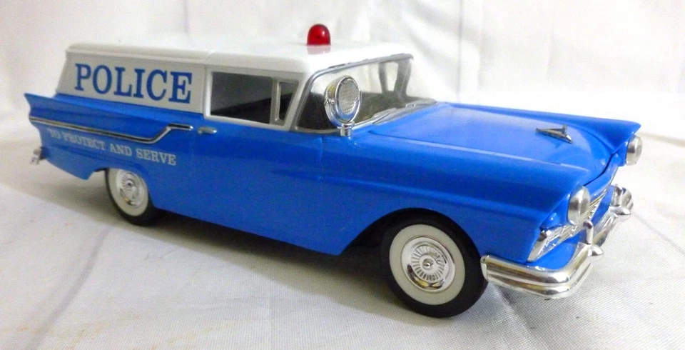 Liberty 经典 1957 年福特警察快递轿车 - 汽车银行 1: 24 - 阅读清单 — 第 3/4 张图片