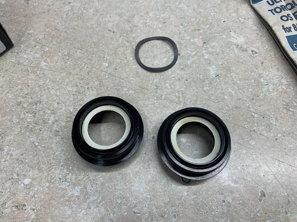 Nuevo de Lote Antiguo Campagnolo Power-Torque OS Ajuste Integrado BB30 Soporte Inferior Tazas 68x42 EPS Foto 3 de 4