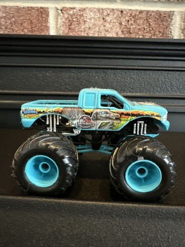Muscle Machines Jurassic Park Blue Monster Truck 1:64 Scale - Picture 6 of 9