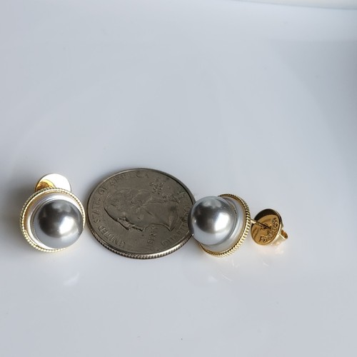 Sea Shell Gray Pearl Shell Halo 1/2'' Stud Earrings Yellow Gold Over Silver - Picture 3 of 7
