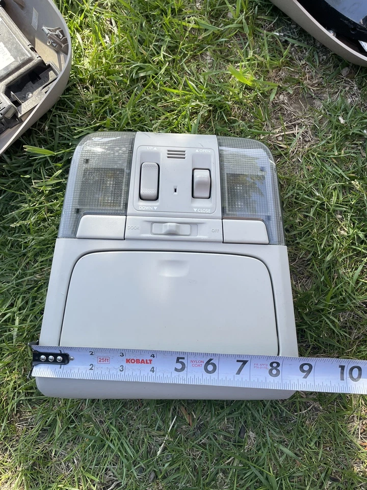 Lámpara de luz para consola superior Subaru Legacy 2010-2012 con techo corredizo TEM VC12-088 OEM Foto 4 de 4