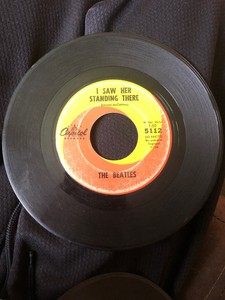 The-Beatles-I-Want-To-Hold-Your-Hand-I-Saw-Her-Standing-There-45-Vinyl-Record