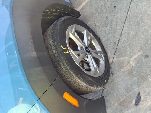 Used Wheel fits: 2022 Hyundai Kona 17x7 alloy Grade A