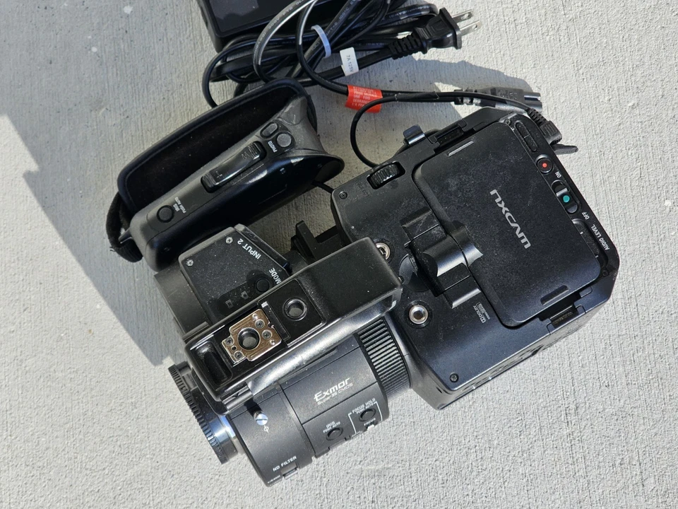 Sony NEX-FS700U Super 35mm CMOS Camcorder Body with Battery - 4K Upgrade - Image 2 of 4