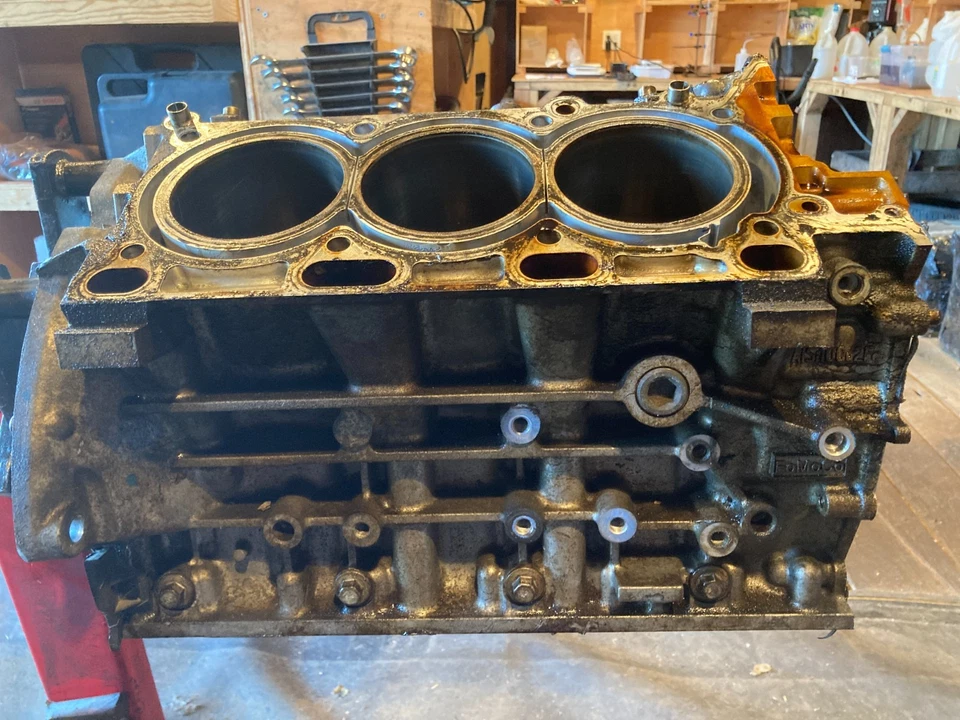 07-15 Mazda CX-9 Duratec 3,7 L bloque de motor desnudo (algún desgaste menor del cilindro) Foto 4 de 4