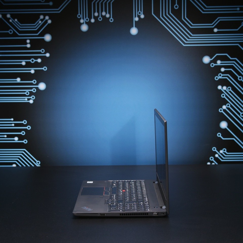 Lenovo ThinkPad T15 G1 // Intel Core i5-10310U, 16 GB RAM, 512 GB SSD ...