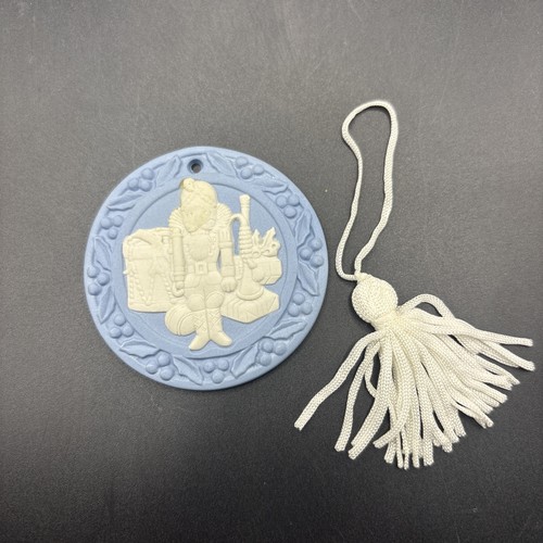Vintage Wedgwood Jasperware Toy Soldier - Nutcracker Christmas Ornament 1996 - Picture 2 of 4