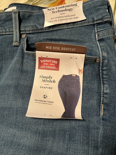 Levis Signature Mid Rise Boot Cut Womens Jeans Size 18 W34 Medium Blue Stretch - Picture 3 of 9