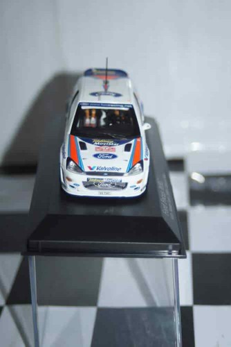 Minichamps Ford Focus WRC 2000 Rally Monte Carlo #6 430 008906 - Picture 5 of 7