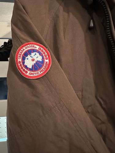 Canada Goose Chilliwack Bomber Jacket Brown Women Size S/P - Picture 7 of 9
