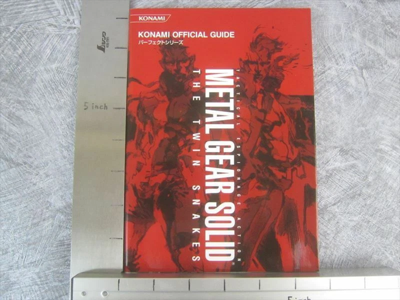 METAL GEAR SOLID Twin Snakes Perfect Guide 2004 Nintendo GameCube Book SK79 - Image 2 of 4